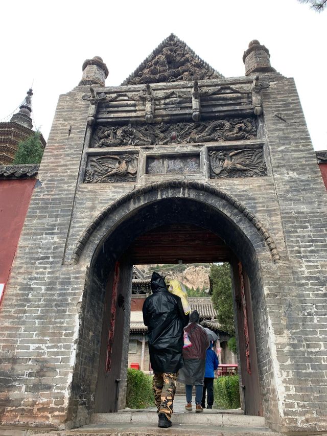 出差途中特意繞路去了山西，看看《齊天大聖孫悟空》中的其中一個取景地——覺山寺。
