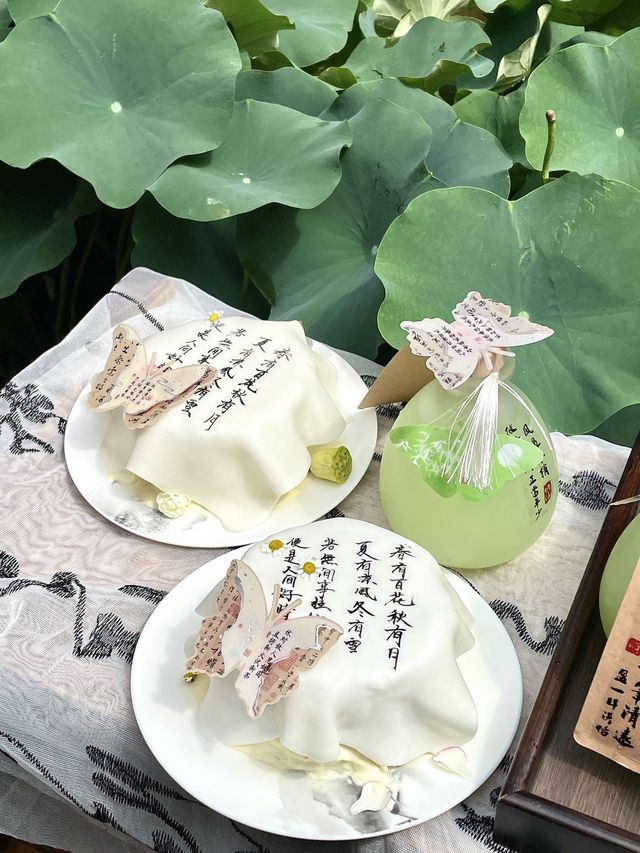 成都春熙路！下高鐵就衝的荷花小院火鍋！。