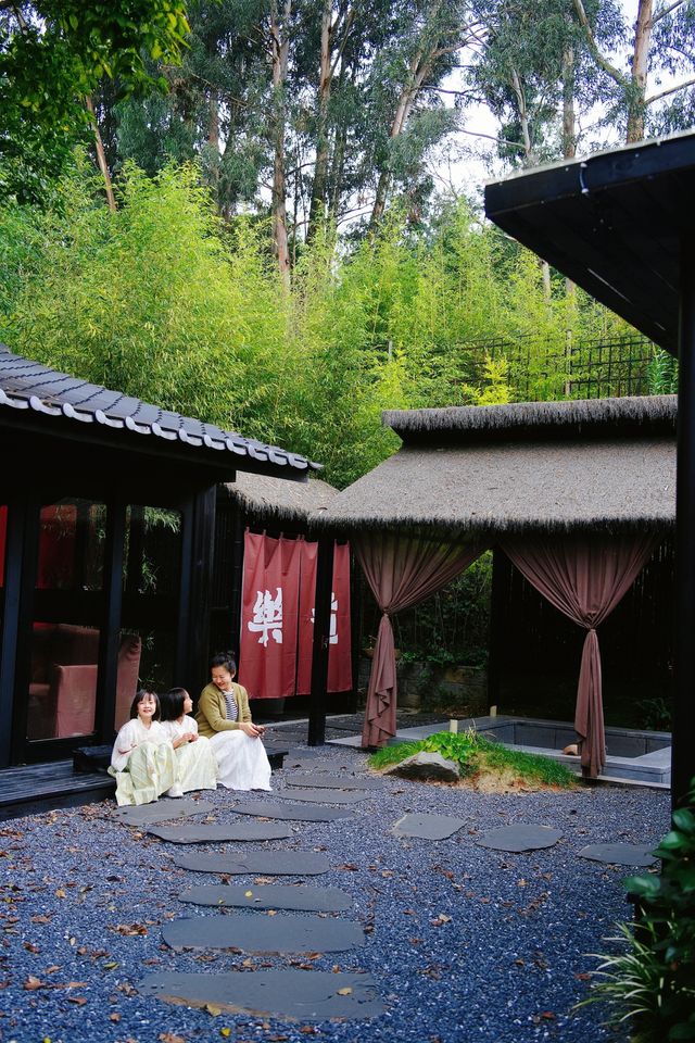 極少人知道，藏在昆明公園裡的私湯小院。