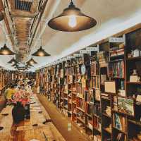 在黃桷坪｜為了這個書屋，你可以專門去一趟重慶。老闆若不在，請自助。