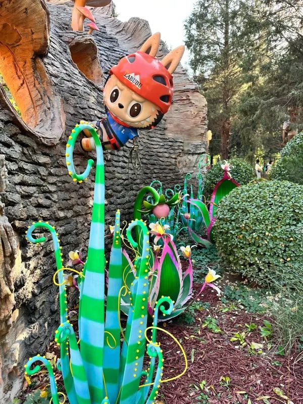 Popmart Land is more suitable for children below primary school age