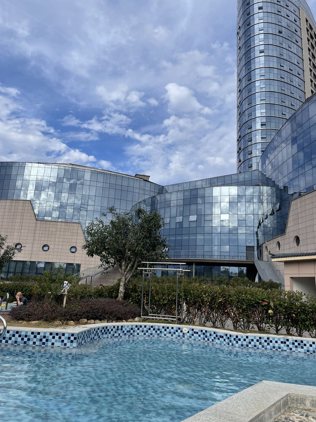 艾利聖溫泉，你的絕美仙境泡湯秘境。