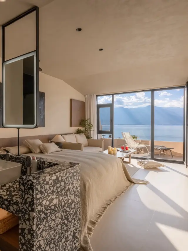 Every day at Zhiyu | Sea, mountains, and sunsets. 