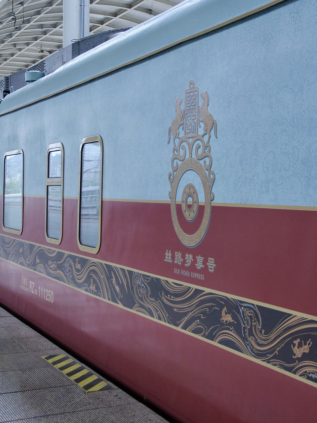 這才是國內列車天花板🔥絲路夢享號：春遊雲南5天4晚🚂