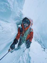 那抹勒多曼因藍！攀登6112米技術雪山！
