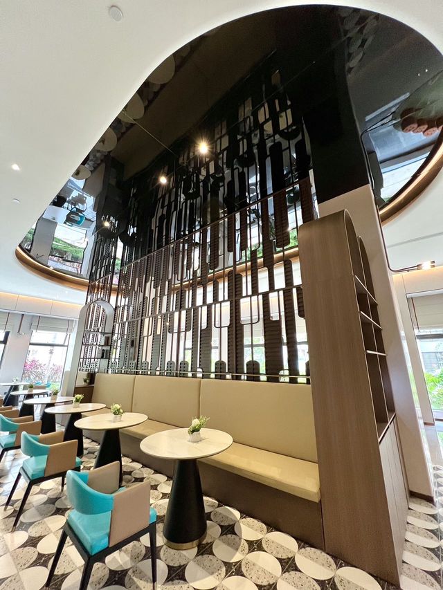 位於三亞，距機場僅 15 分鐘路程的酒店......