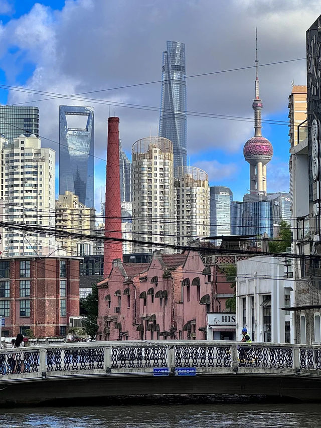 ✨【上海北外滩+外灘Citywalk路線大揭秘！靚景打卡位一次過集齊】✨  今次帶大家行呢條超正嘅上海Citywalk路線！由北外灘一路行到外灘，每個打卡位都靚到爆鏡🥳！  首站北外灘觀景台，無敵江