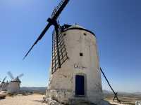Los Molinos de Consuegra – Where Don Quixote’s Dreams Come to Life! 🌪️🏰