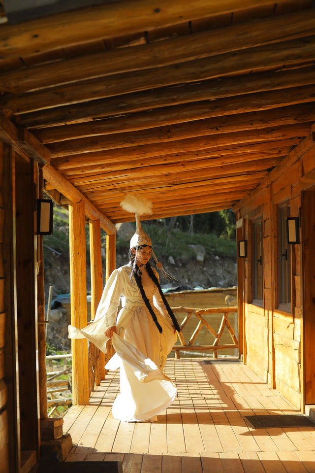 住進森林小木屋，聽雨煮茶的日子