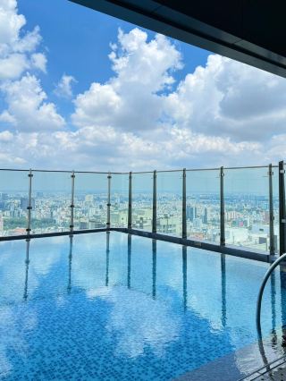 What's it like staying at a cloud-level hotel in Ho Chi Minh City?