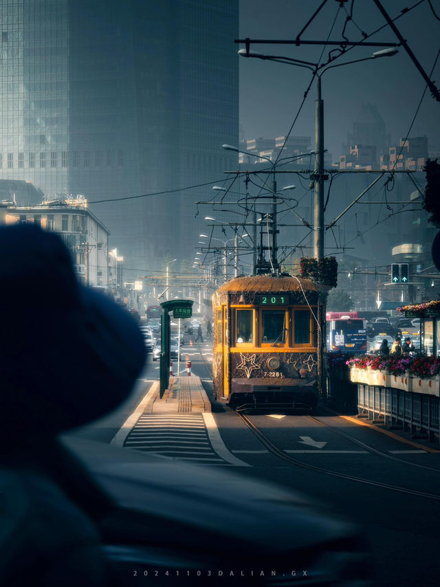 📸 DALIAN UNMASKED: Soul of a Seaside Metropolis (My Leica’s Love Letter)