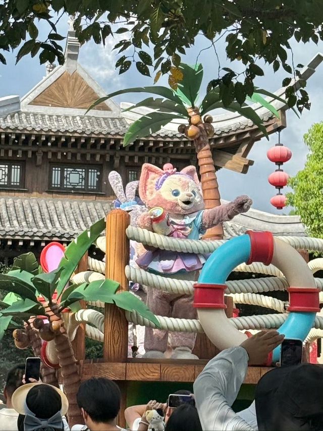 上海迪士尼樂園，7-8月真心唔建議去