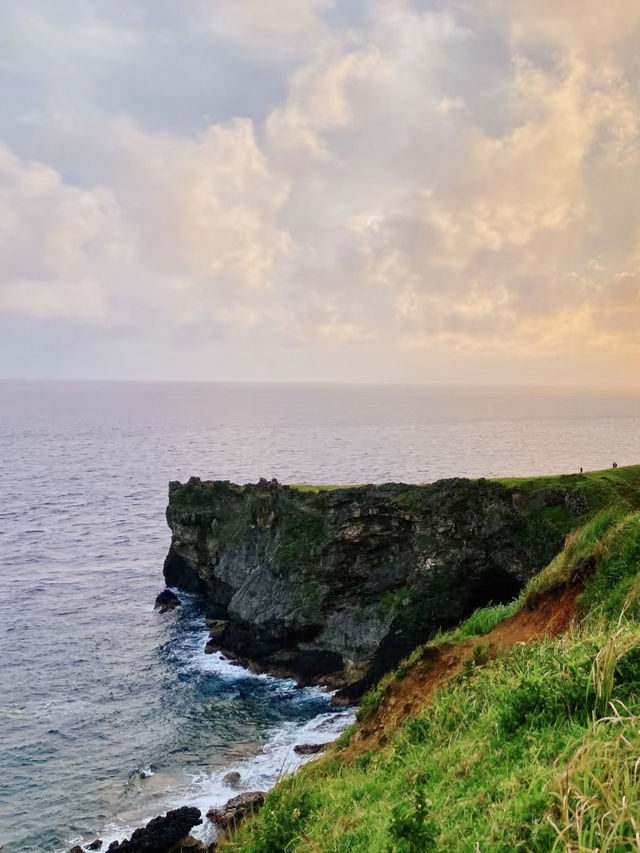 島嶼之眼,青青草原的風中遙望 島嶼之眼,青青草原的風中遙望