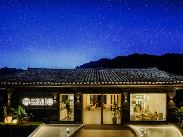 v【西江千戶苗寨隱世桃源】三春里·季花園美宿：住在雲端的花樣詩篇  