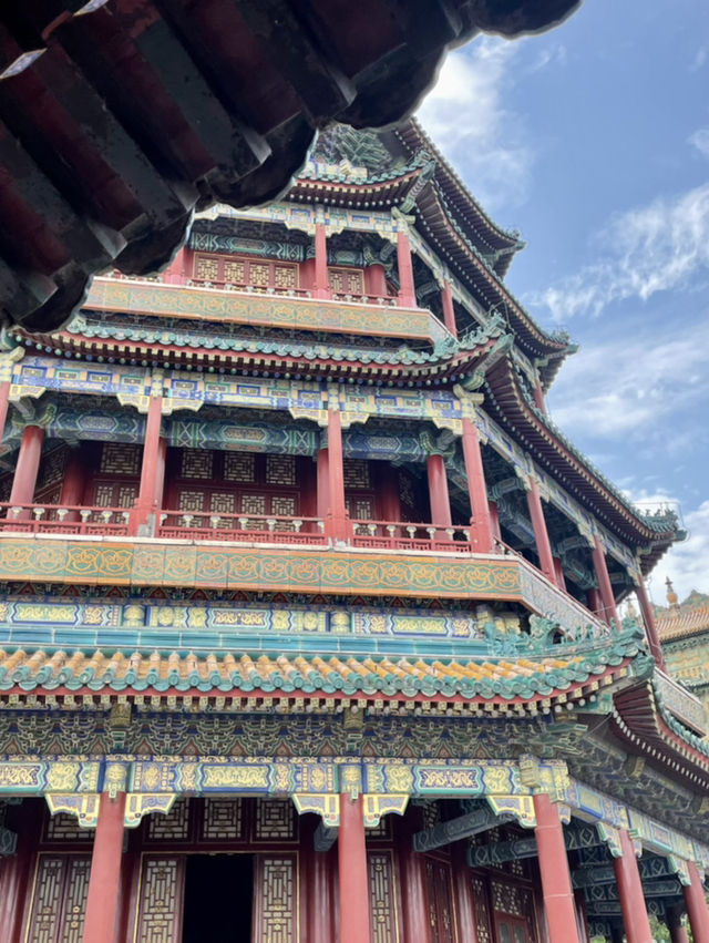 ULTIMATE CHINA 15 DAYS TRIP : PANDAS, ADRENALINE AND KARAOKE BARS