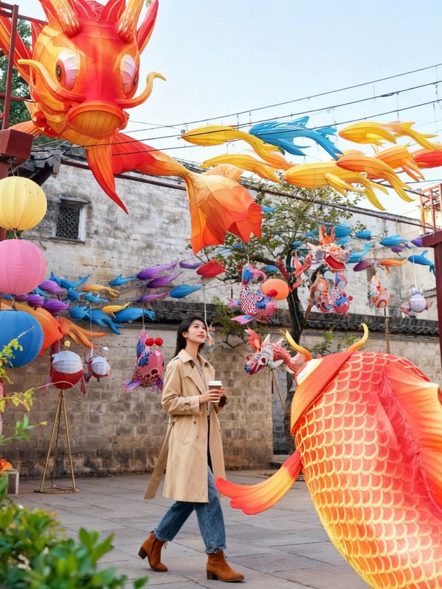 比起人擠人的景德鎮，我更愛這個藏在江西的寶藏小城——婺源！  
它不像篁嶺那樣被遊客填滿，卻有著更地