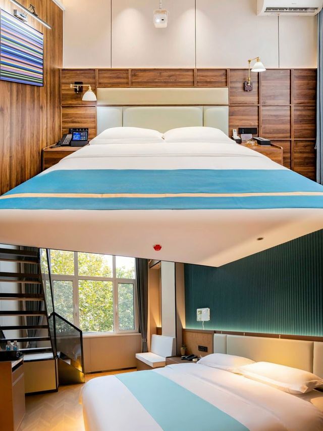 五四廣場智能酒店天花板！步行看海的科技感住宿太香