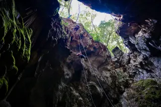 22–23 Самые крутые карстовые приключения: спелеология, скалолазание, гребля на доске с веслом и спуск по веревке