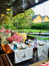 琅勃拉邦蓮花餐廳,像在油畫裡用餐