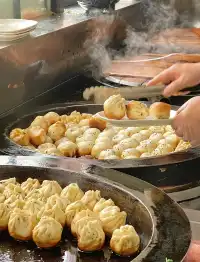 穿梭於老弄堂與天際線之間的City Walk