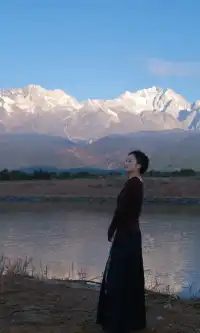 玉龍雪山打卡機位日照金山