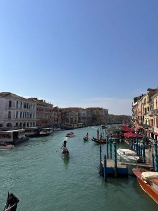 베네치아: '바다 위 미로'에서 만나는 로맨스와 색채