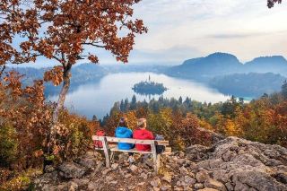 Hiking heaven! 10 Alpine autumn foliage trails to capture the stunning autumn colors of Central Europe all season long.