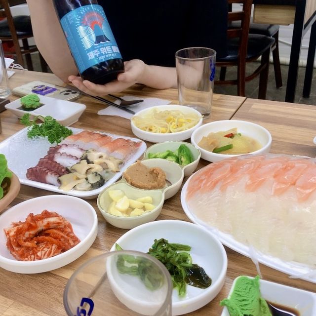 韓國｜濟州島 新鮮海產 生魚片！生蝦！生章魚！