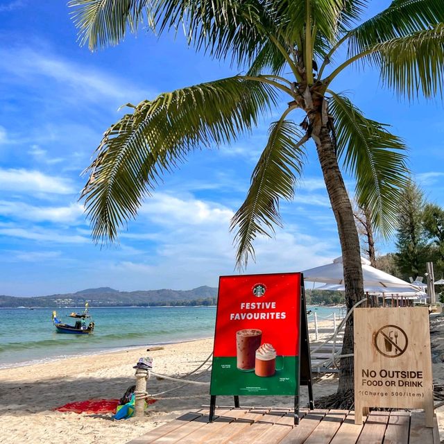 คาเฟ่สตาร์บัคริมทะเล 
ริมหาดบางเทา ภูเก็ต 