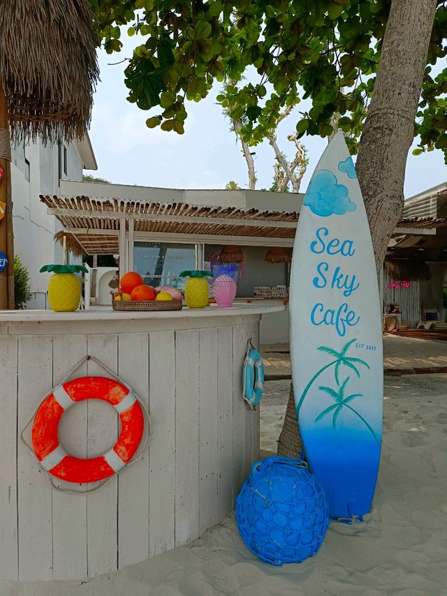 SEA SKY cafe คาเฟ่ริมทะเลหาดทรายแก้ว เกาะเสม็ด