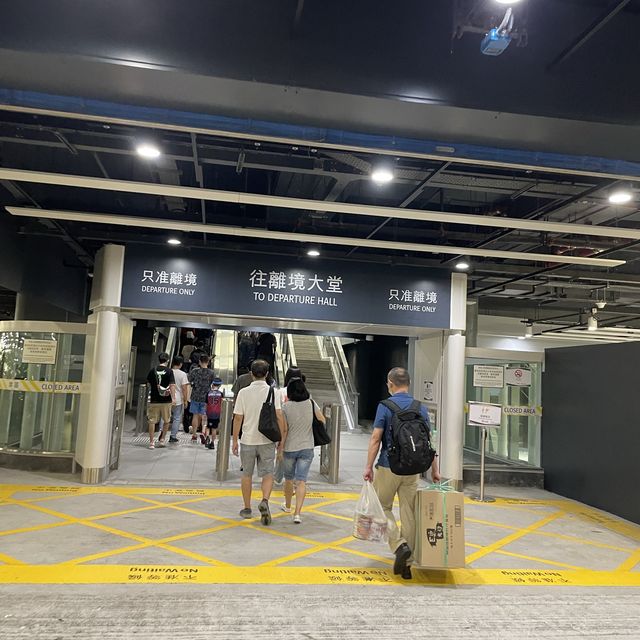 係蓮塘口岸過關又快又easy😝一出去就有好多野食🥰
