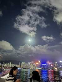 Enjoy Avenue of Stars and full moon