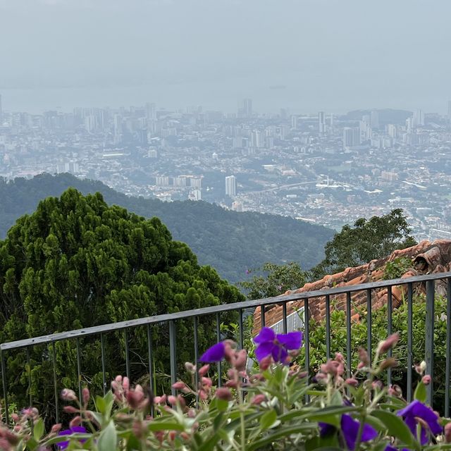 นั่งรถรางขึ้นเขา ชมวิว ปีนังฮิลล์ (Penang Hill)