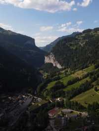 瑞士🇨🇭 ｜ 少女峰區絕美風景小鎮 🌟- 🏘️ 勞特布魯嫩 （Lauterbrunnen)