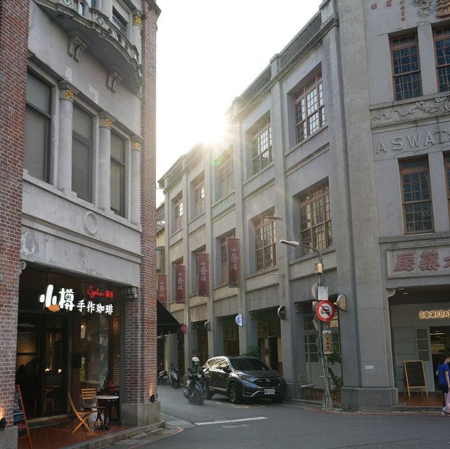 特色台灣舊街道 「迪化街」最靈「城隍廟」