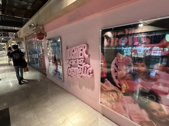 🏬 台北京站時尚廣場：連接台北車站，通往中山地下街與電影院的時尚聚落！🚉🛍️🎬