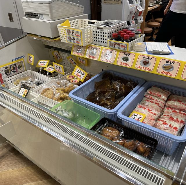 福岡・博多。福岡の人気老舗うどん『牧のうどん』が博多バスターミナル でも食べられます。