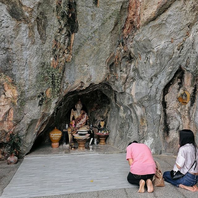 ไหว้พระ ขึ้นเขา ถ้ำรอดใบโพธิ์ จ.เพชรบุรี 