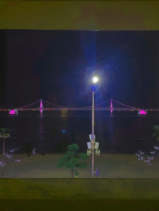 광안대교 1열에서 볼 수 있는 머무르다 고즈넋