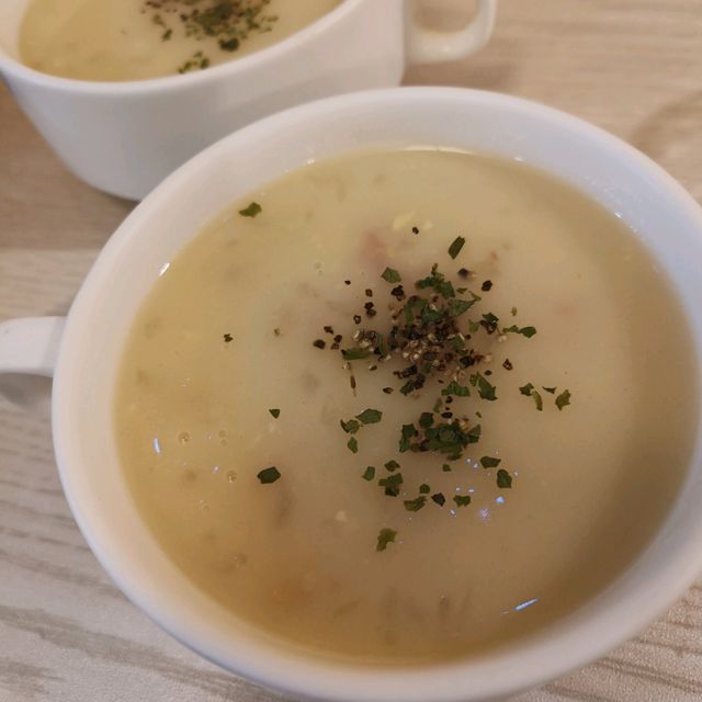 高雄林泉街美食分享~維納斯義式餐廳 烹飪料理技術高 調味適當 價格合理 好吃有特色