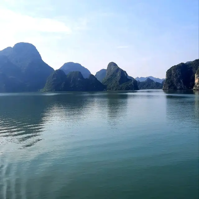 Ha Long Bay — number 1 MUST GO place in Vietnam