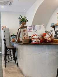 ROOM 44 Caffe โฮมคาเฟ่ใกล้สนามบินเตินเซินเญิต