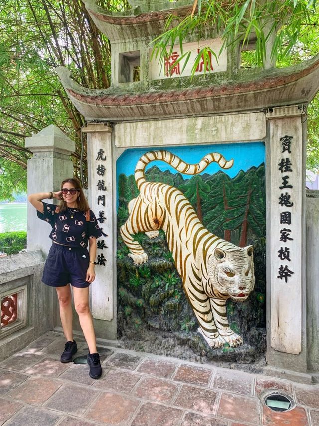 Roaming Hoan Kiem Lake