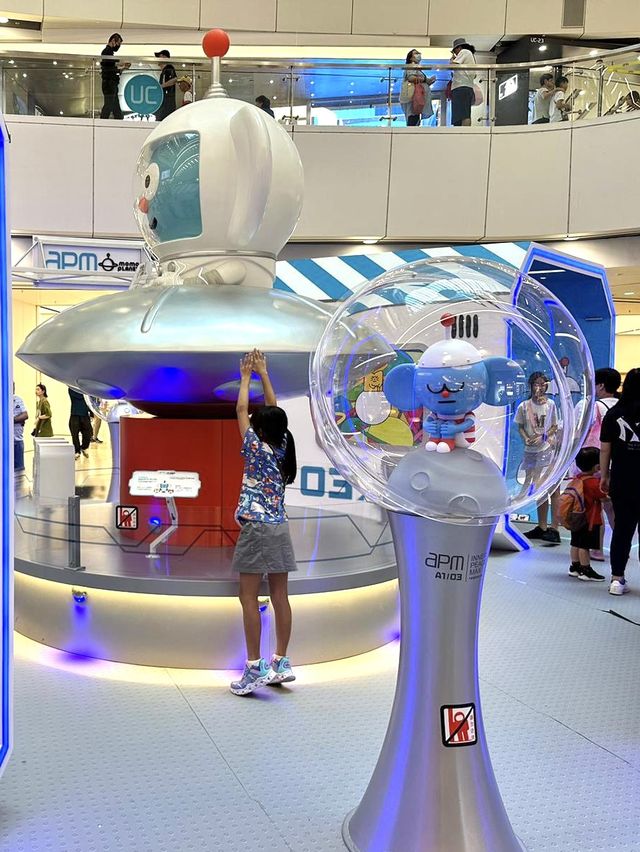 夏日潮玩-13呎外星萌物坐巨型飛船登陸APM