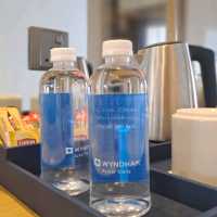 VIBRANT HOTEL LOBBY : WHYNDHAM KLANG