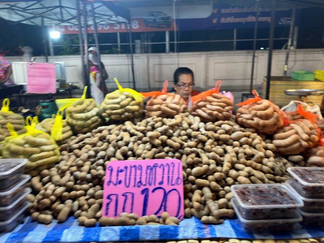 ตลาดศาลเจ้าถนนคนเดิน เมืองสุราษฎร์