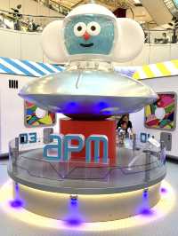 夏日潮玩-13呎外星萌物坐巨型飛船登陸APM