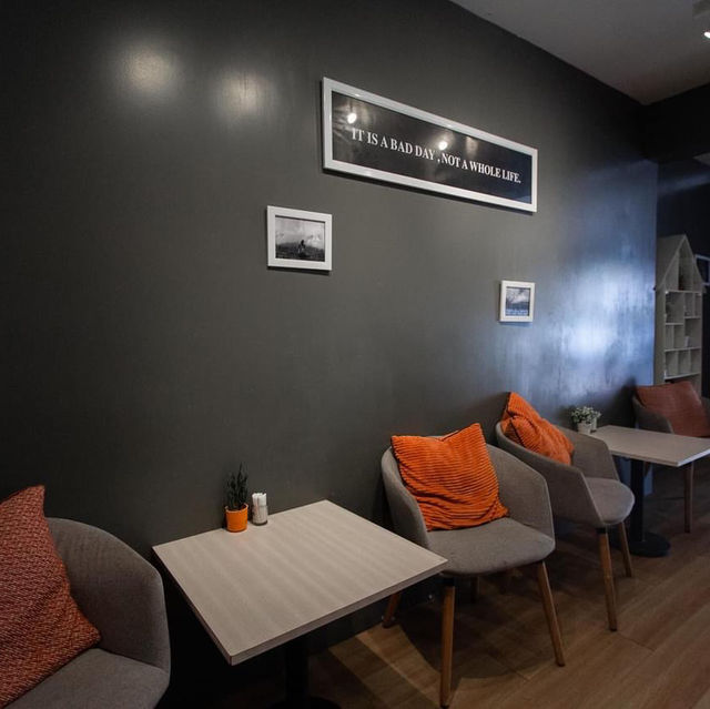 Dark 21 Cafe