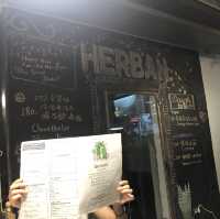《Herban Kitchen & Bar 二本餐廳》