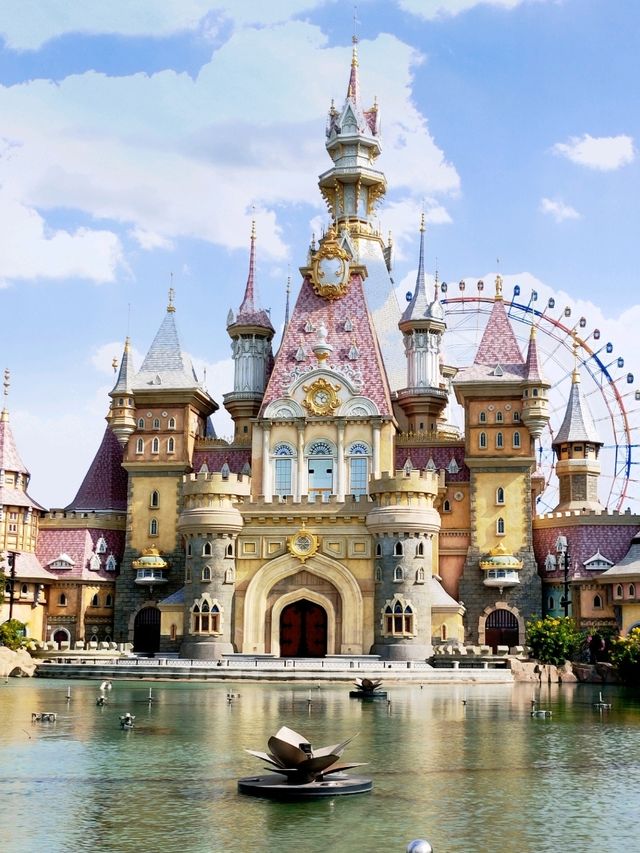 Vietnam 's Disneyland @ Phu Quoc 